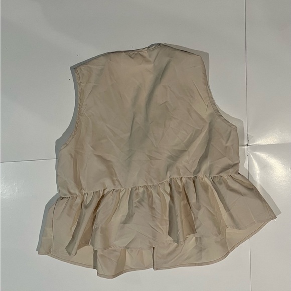 SHEIN Beige Floral Embroidered Tank Top - Picture 4 of 5